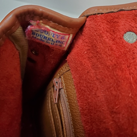 Dooney & Bourke - Vintage square carrier top handle crossbody purse in Rare red - Picture 9 of 11